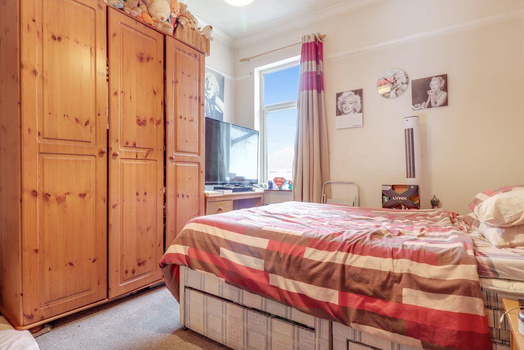 Bedroom 2 (Double)
