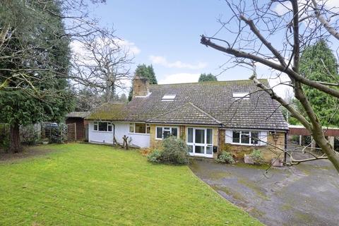 Dibbinsdale Chalk Road, Ifold, Billingshurst, RH14 0UD