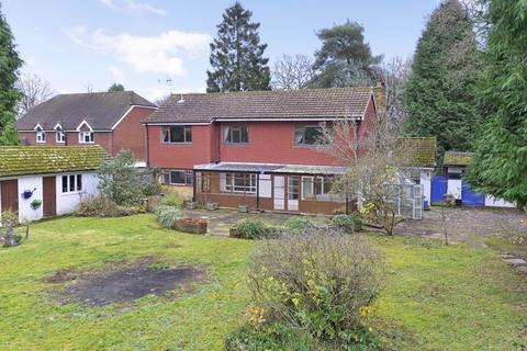 Dibbinsdale Chalk Road, Ifold, Billingshurst, RH14 0UD
