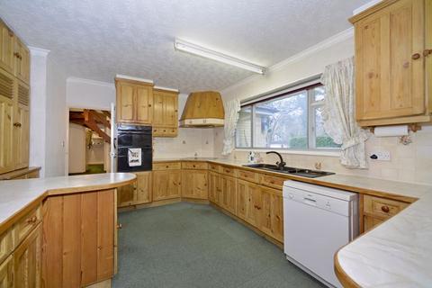Dibbinsdale Chalk Road, Ifold, Billingshurst, RH14 0UD