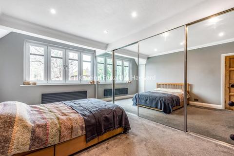 43 Monks Orchard Road, Beckenham, BR3 3BH
