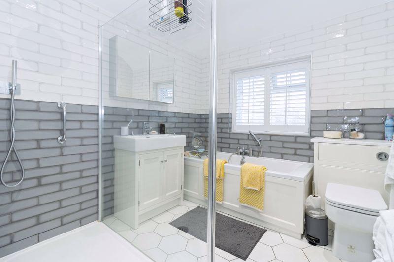 Pembroke Avenue, Worthing 3 bed detached house £625,000