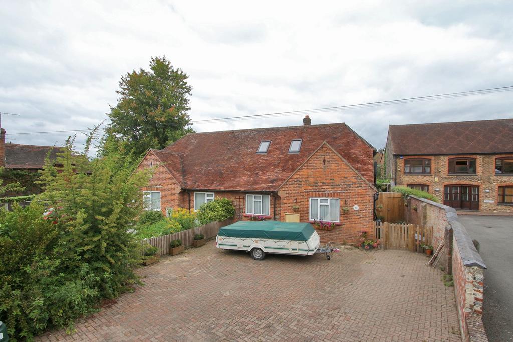 Mill Hill, Edenbridge 3 bed semidetached house for sale £425,000