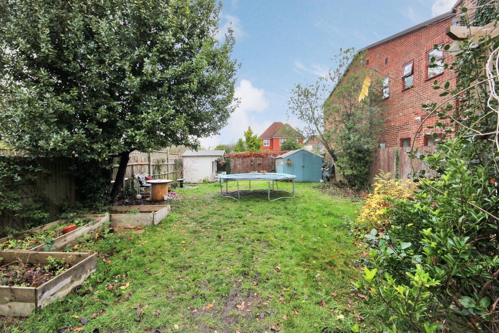 Mill Hill, Edenbridge 3 bed semidetached house for sale £425,000