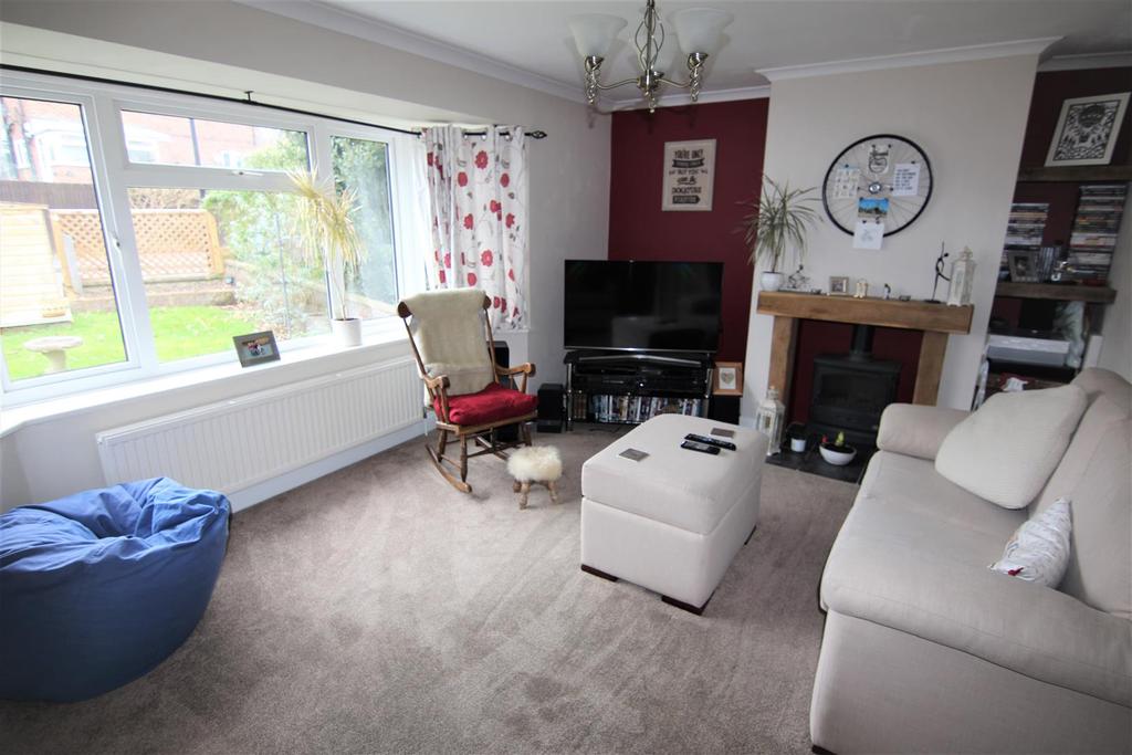 Manor Road, Burgess Hill 3 bed semidetached house £395,000