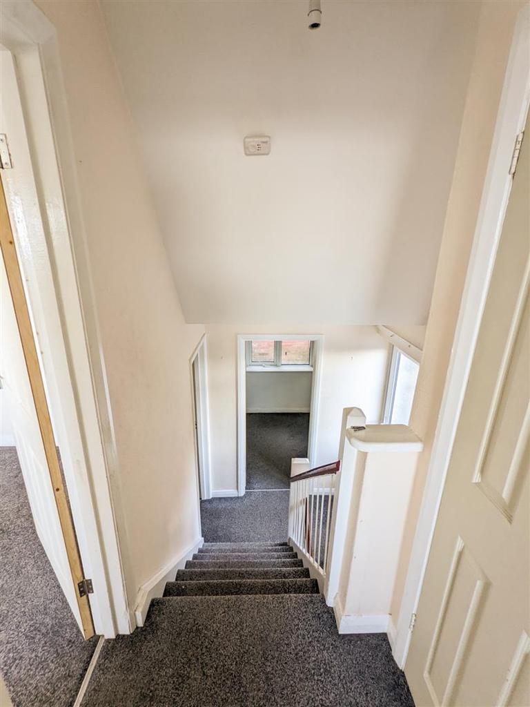22 Rhiw Grange Landing.jpg