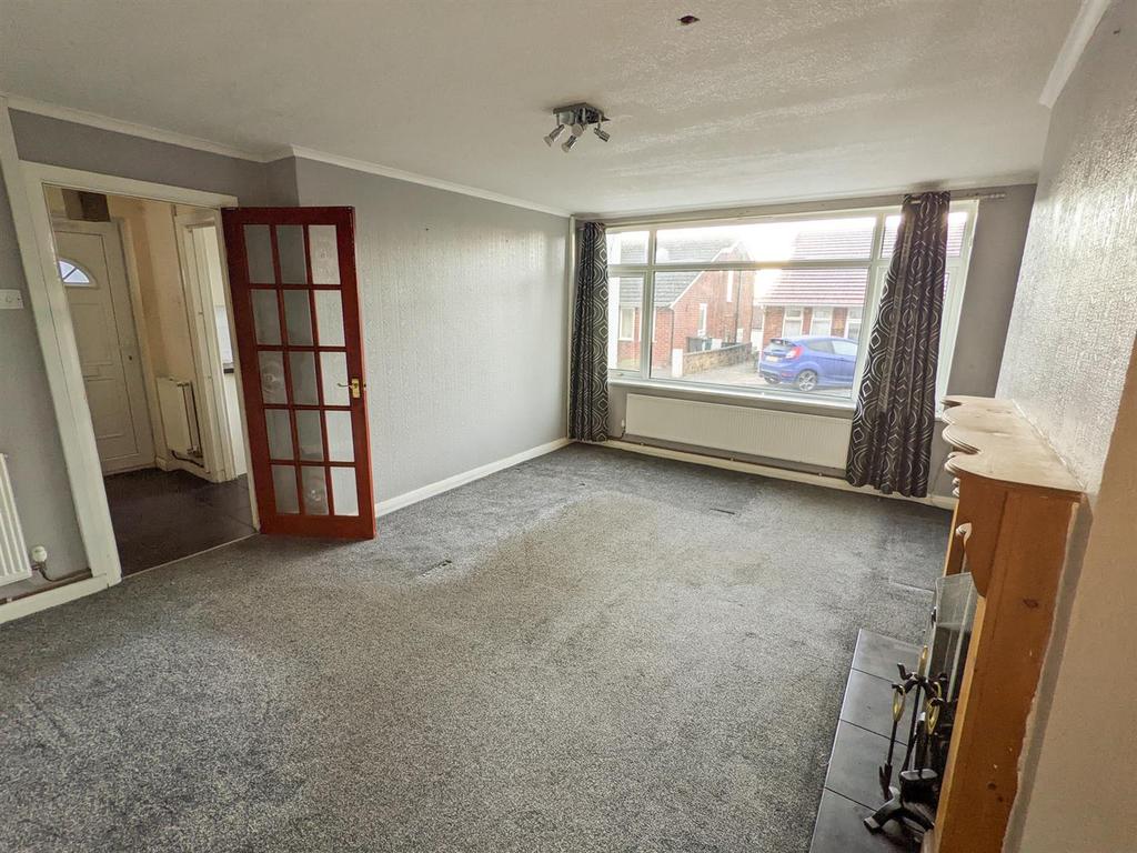 22 Rhiw Grange Lounge 2.jpg