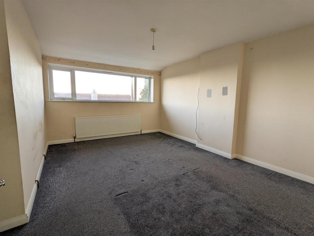 22 Rhis Grange Bed 1.jpg