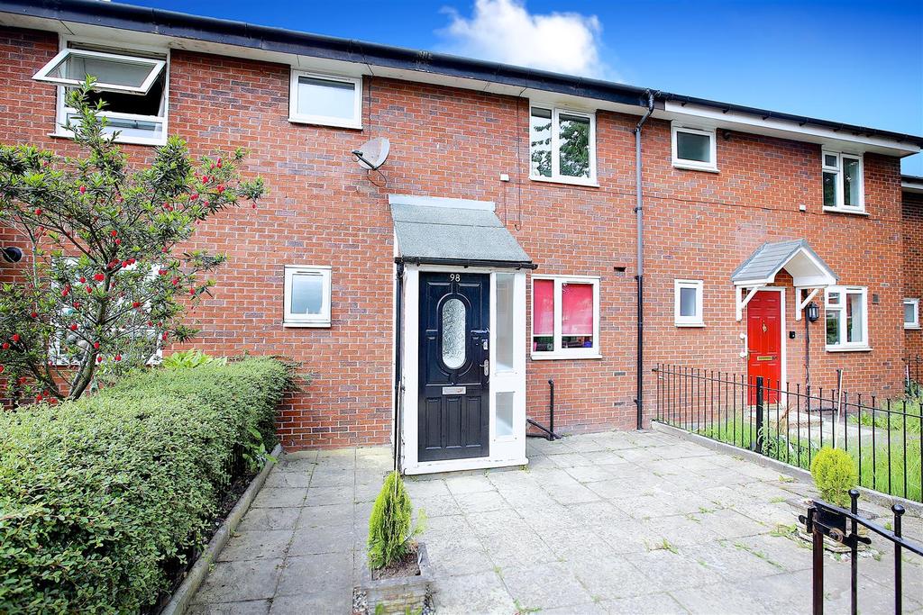 Culcheth Lane, Manchester 3 bed terraced house £775 pcm (£179 pw)