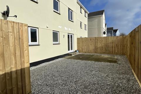 48 Springfields, Bugle, St Austell, PL26 8SJ