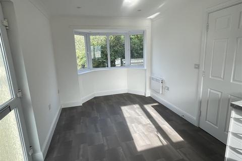 48 Springfields, Bugle, St Austell, PL26 8SJ