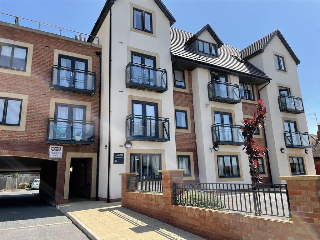 The Atrium, Fairhaven Road, Lytham St... 2 bed apartment £165,000