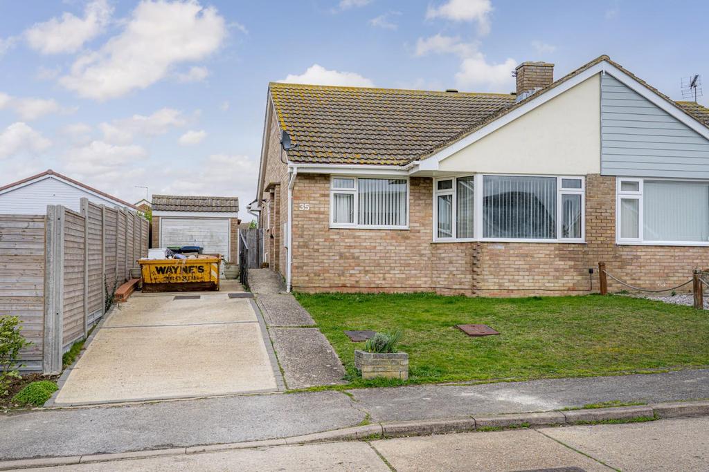 Shamrock Avenue, Whitstable 2 bed semidetached bungalow £350,000