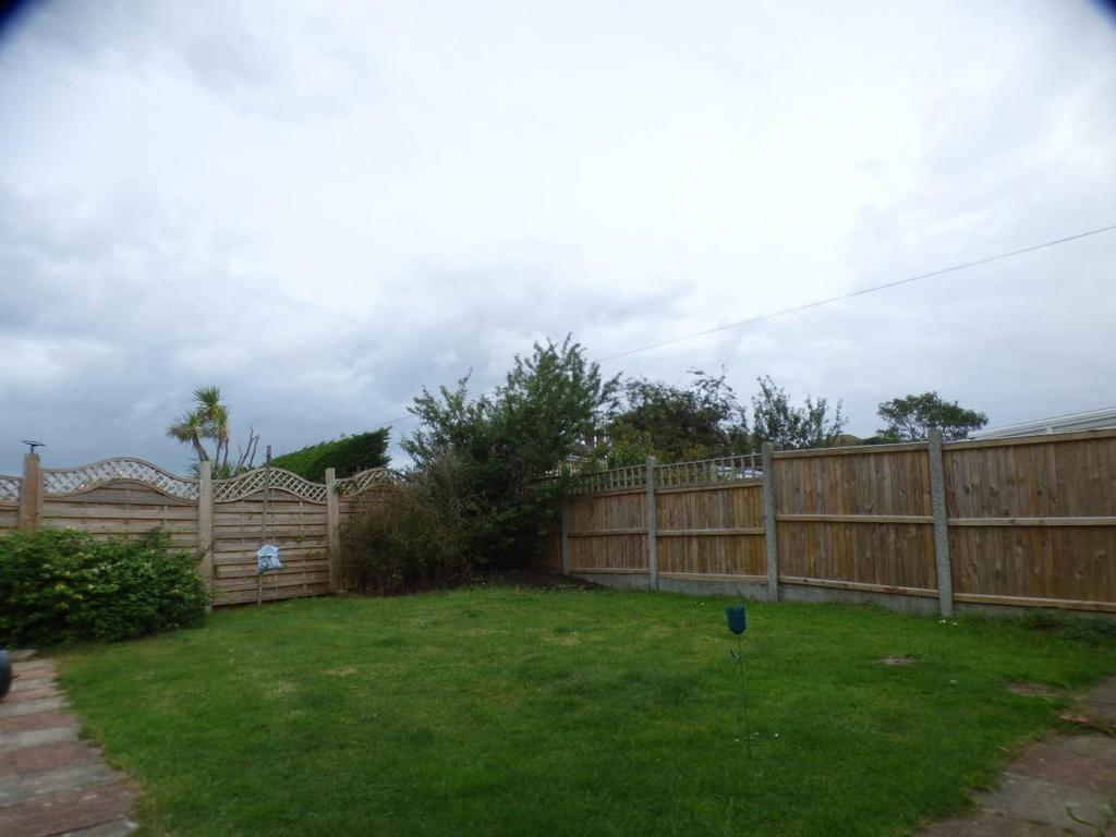 Shamrock Avenue, Whitstable 2 bed semidetached bungalow £350,000