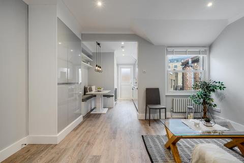 1 bedroom flat for sale - Burlington Gardens, Burlington Road, Fulham, London, SW6