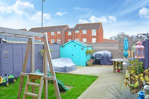 19 Booth Road, Crawley, RH11 6AG