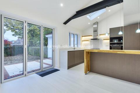 69 Station Road, West Wickham, BR4 0PY