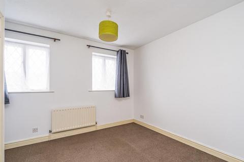 2 bedroom terraced house to rent, Robina Close, Northwood Hills, HA6