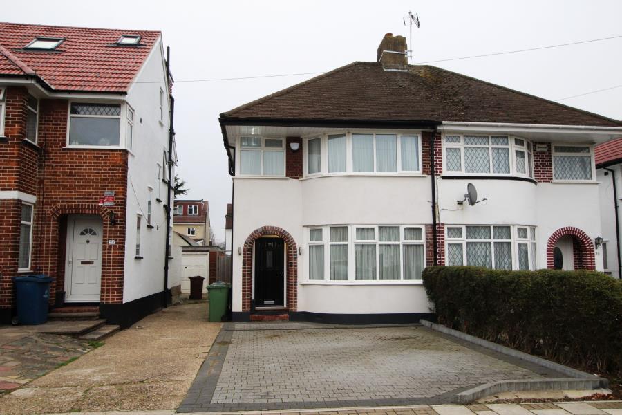 Mountbel Road, STANMORE, HARROW, 3 bed semidetached house £1,950 pcm