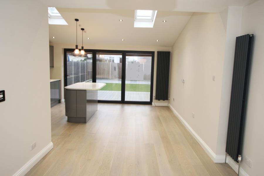 Mountbel Road, STANMORE, HARROW, 3 bed semidetached house £1,950 pcm