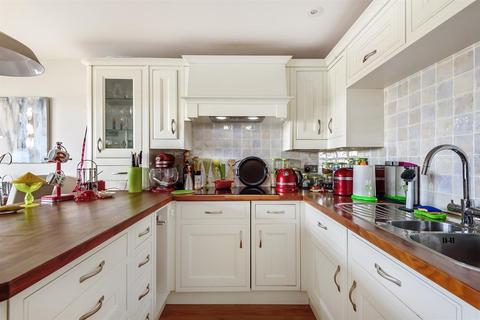 25 Applecross Close, Rochester, ME1 1SQ