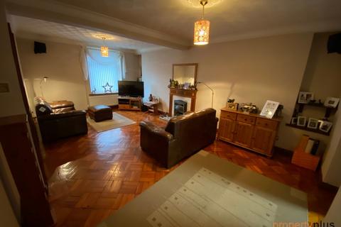 72 Hendrecafn Road, Tonypandy, CF40 1LW