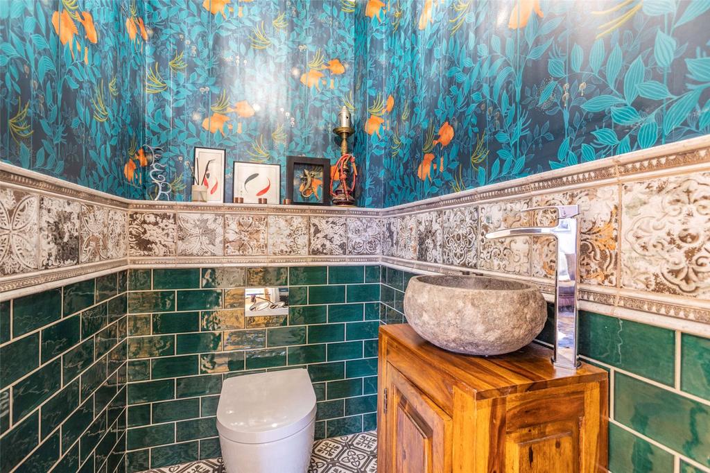 Gorgeous Cloakroom