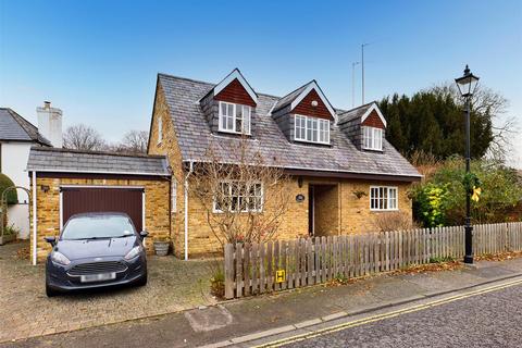 2 bedroom detached house for sale - Church Street, Staines-upon-Thames, Middlesex, TW18