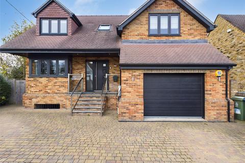 42 Wharf Road, Wraysbury, Staines-upon-thames, TW19 5JQ