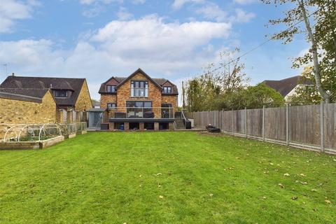 42 Wharf Road, Wraysbury, Staines-upon-thames, TW19 5JQ