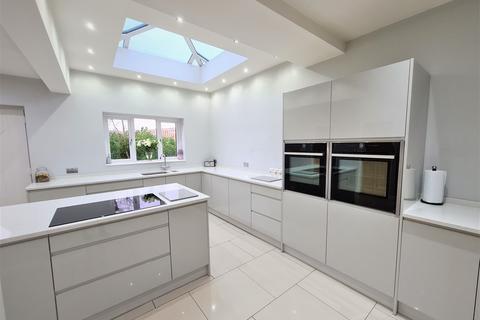 Park View Gilroyd Lane, Dodworth, Barnsley, S75 3EF