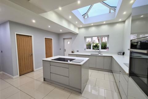 Park View Gilroyd Lane, Dodworth, Barnsley, S75 3EF