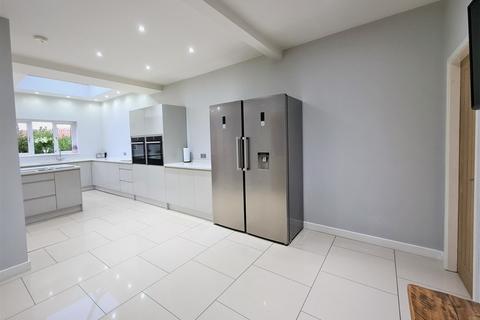Park View Gilroyd Lane, Dodworth, Barnsley, S75 3EF