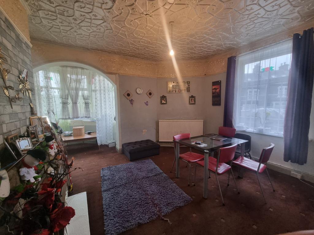 Lounge 2