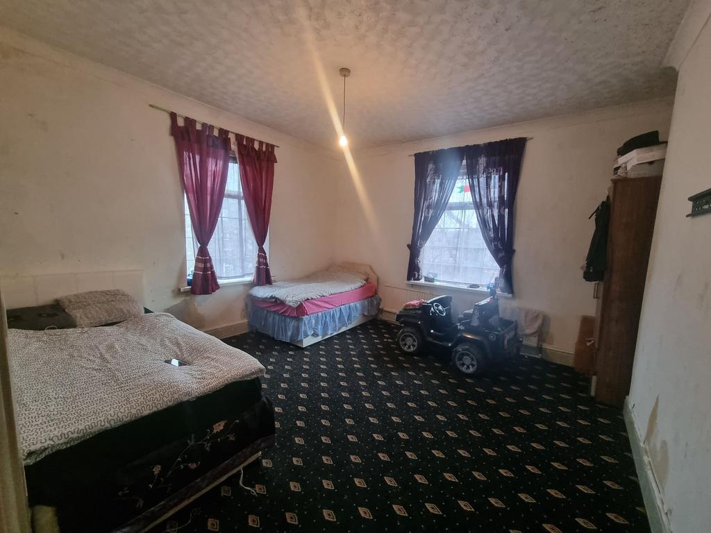 F/F Bedroom 1
