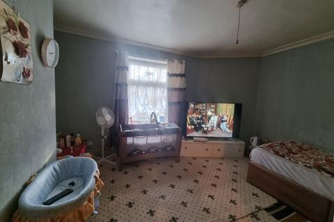 1 Mannheim Road, Bradford, BD9 5DX