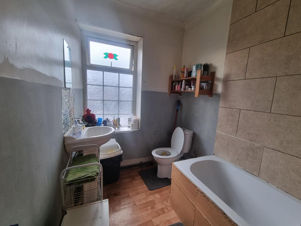 F/F Family Bathroom