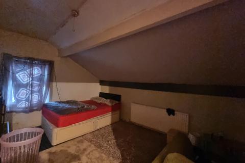 1 Mannheim Road, Bradford, BD9 5DX