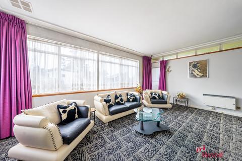 26 Fallowfield, Stanmore, HA7 3DF