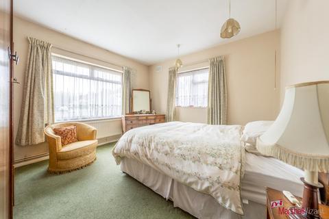 21 Park Close, Bushey, WD23 2DE