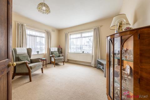 21 Park Close, Bushey, WD23 2DE