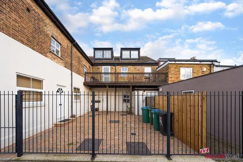 2 bedroom apartment for sale - Langley Road, Watford, WD17