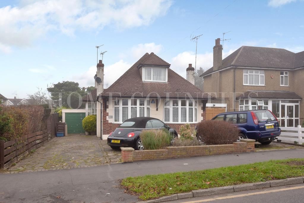 The Walk, Potters Bar, EN6 4 bed detached bungalow £779,950