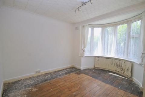 35 Stanley Avenue, Greenford, UB6 8NW