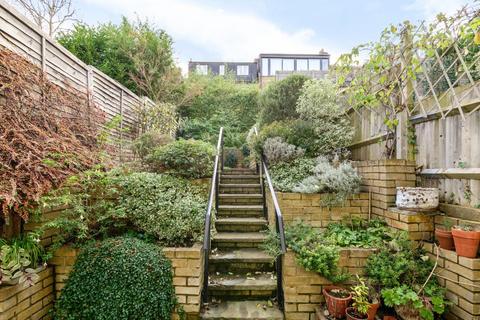56b Woodland Rise, London, N10 3UJ