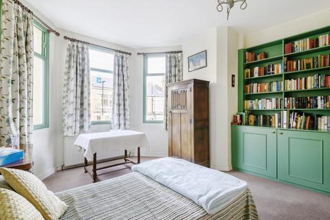 56b Woodland Rise, London, N10 3UJ