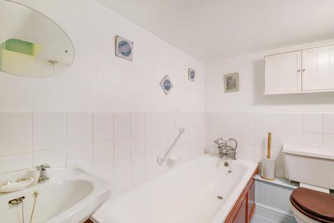 56b Woodland Rise, London, N10 3UJ