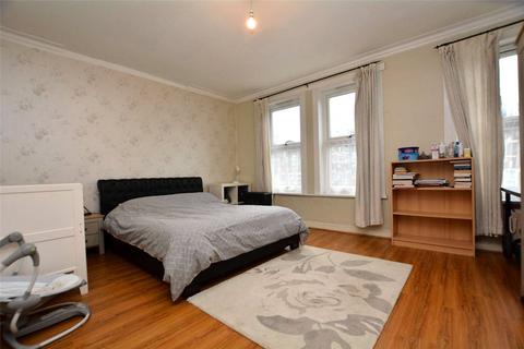 4 bedroom terraced house for sale, Cardigan Road, Leeds