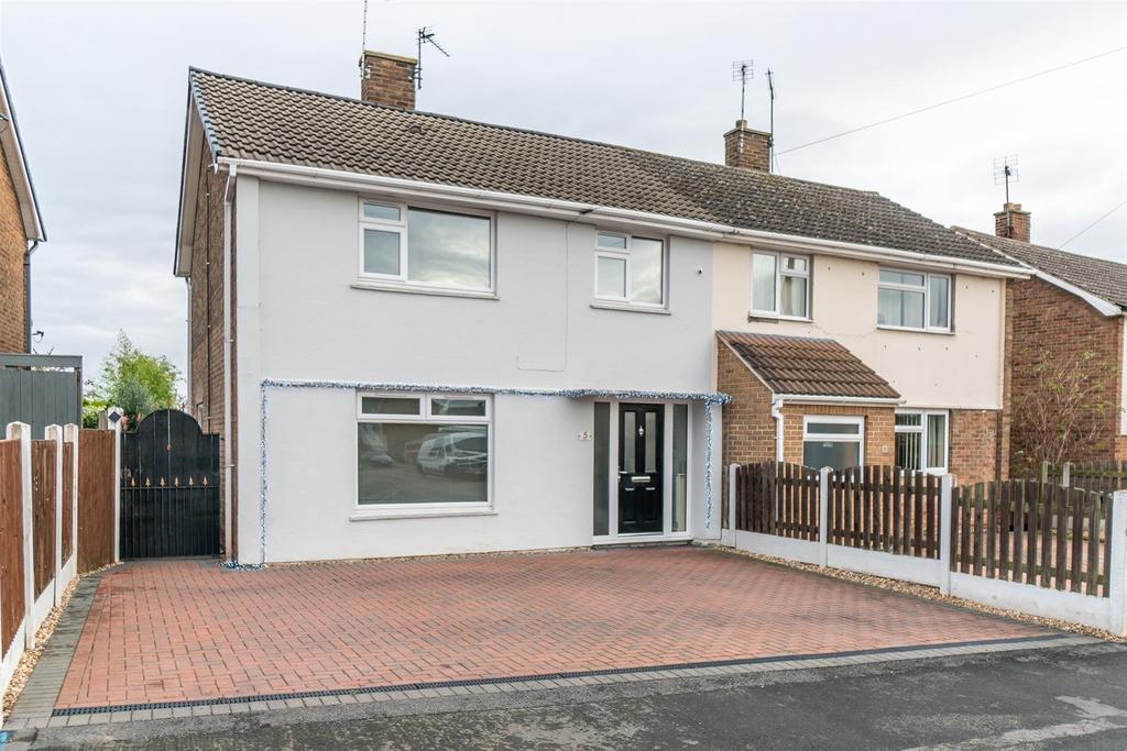 Ringleas, Cotgrave 3 bed semidetached house £200,000