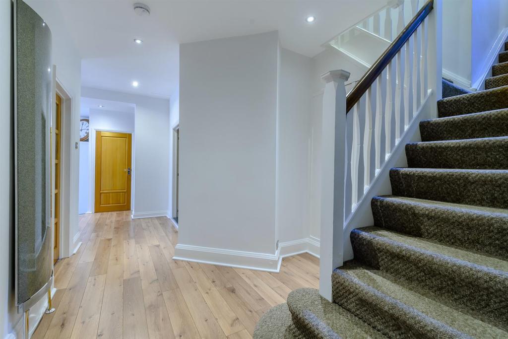 8485599-interior25.jpg